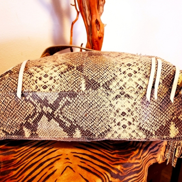 Camila Alves MUXO Snakeskin Fringe Leather Handbag EUC - Picture 7 of 10